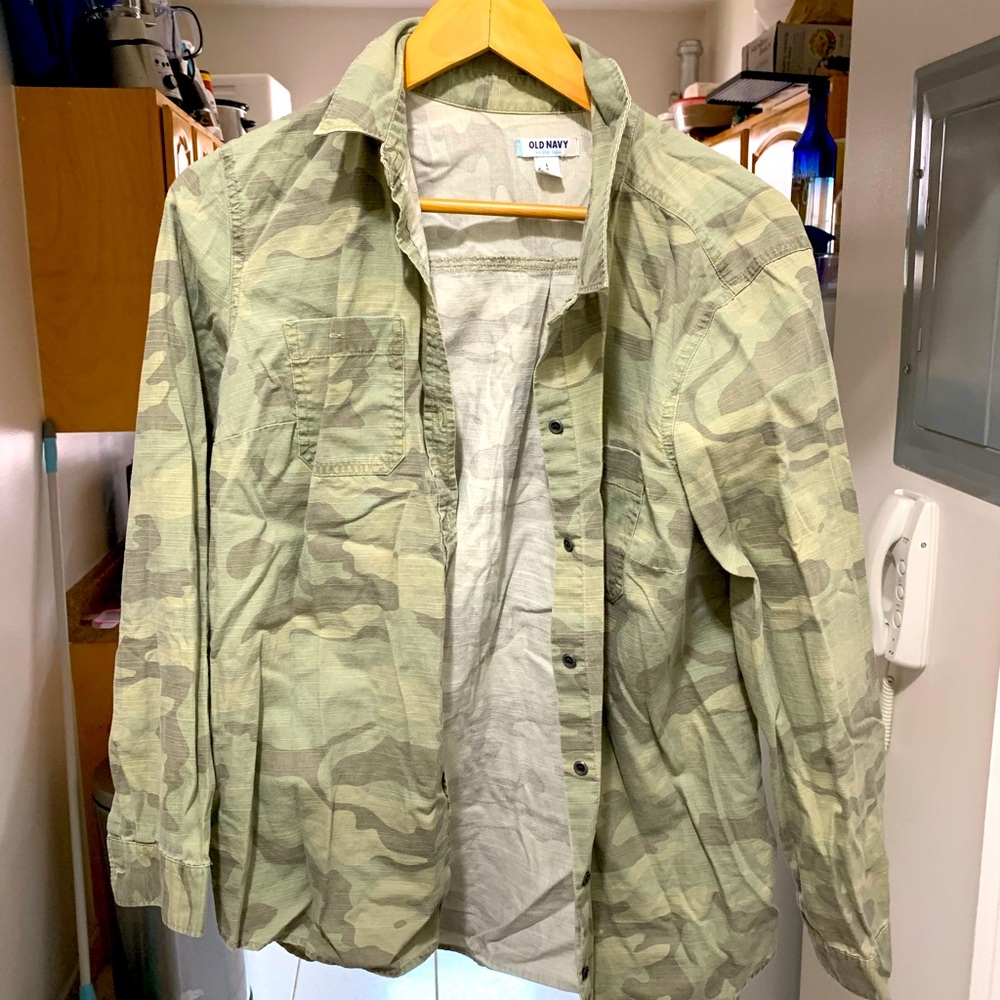 Womens L Camo button down OLD NAVY